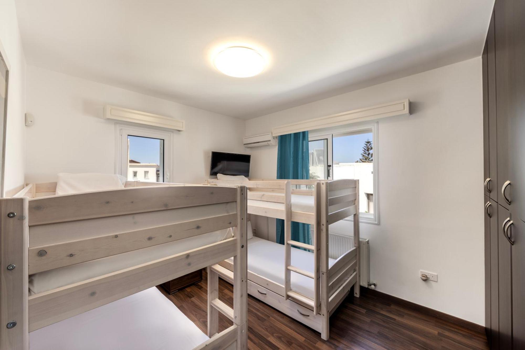 Accomoteleia Crystal Lagoon Villa