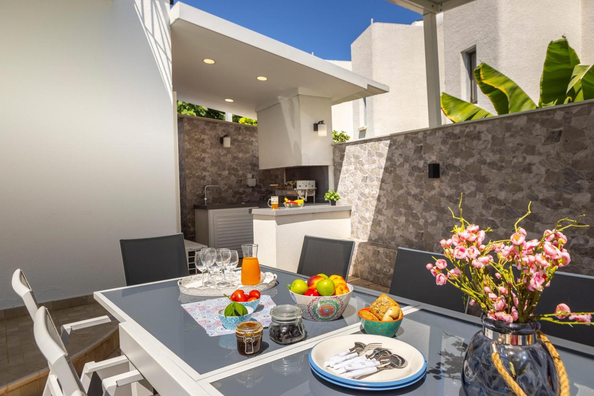 Accomoteleia Crystal Lagoon Villa Protaras